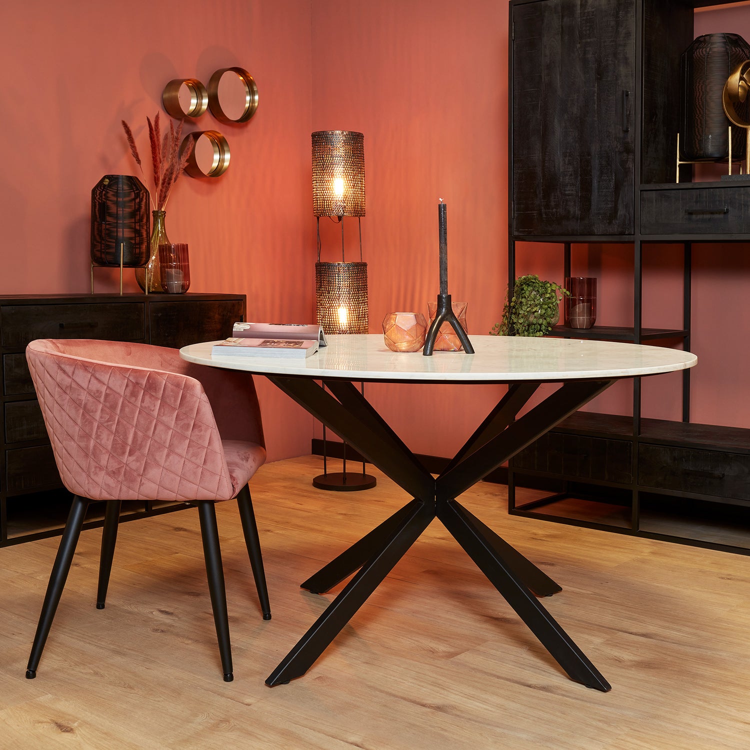 Eetkamertafel Lynn | Rond | Wit marmer | 130 CM - Industrieelinhuis.nl