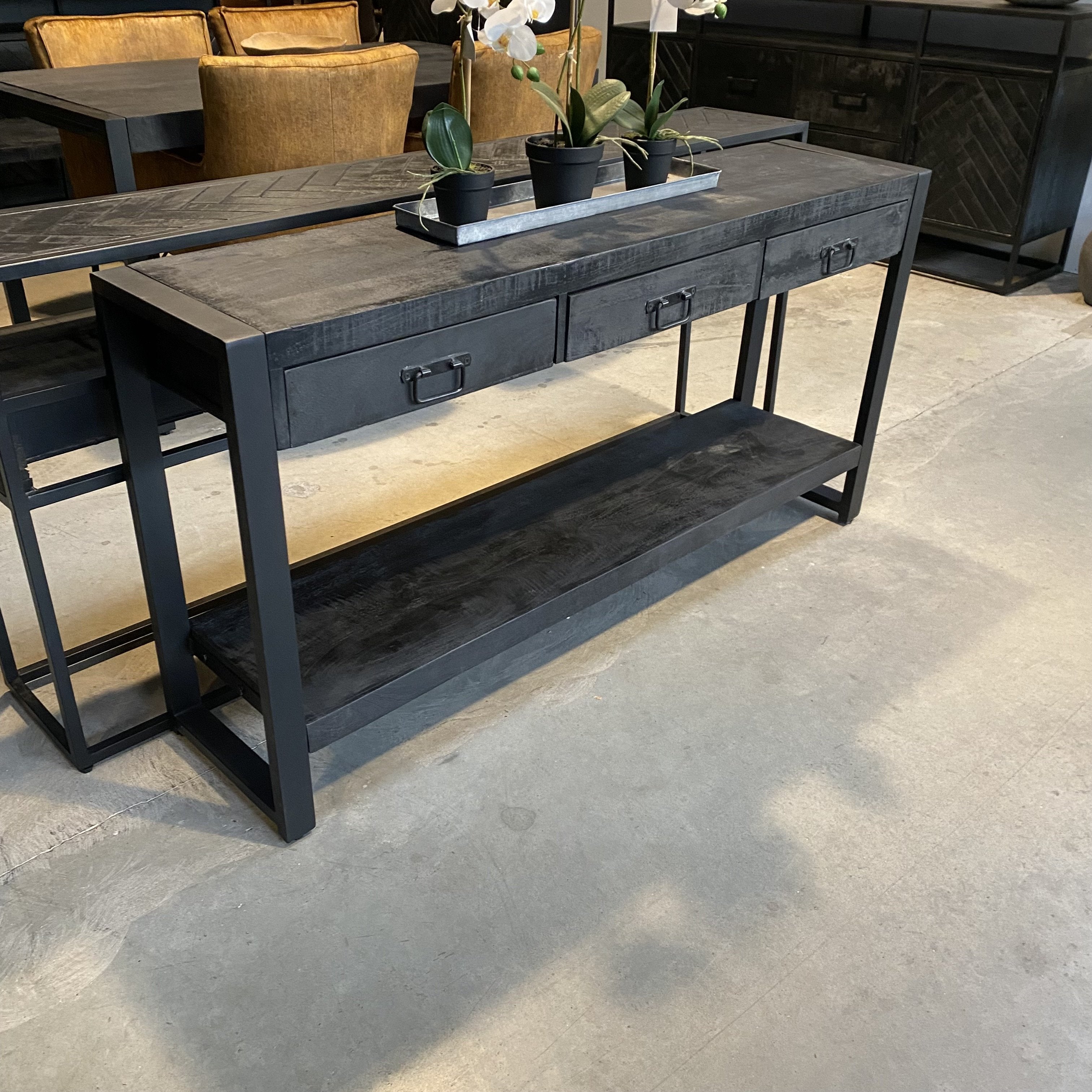 Sidetable / Dressoir met lades Industrieel Design | Zwart Mangohout en Staal | 150x35x76cm - Industrieelinhuis.nl